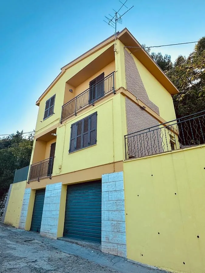 Casa vacanza per 6 persone, con panorama e giardino nonché terrazza, con animali domestici - 1