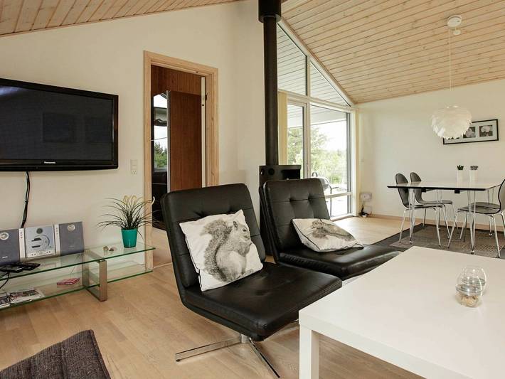 Ferienhaus für 6 Personen, mit Whirlpool und Terrasse sowie Garten und Sauna in Bratten - 4