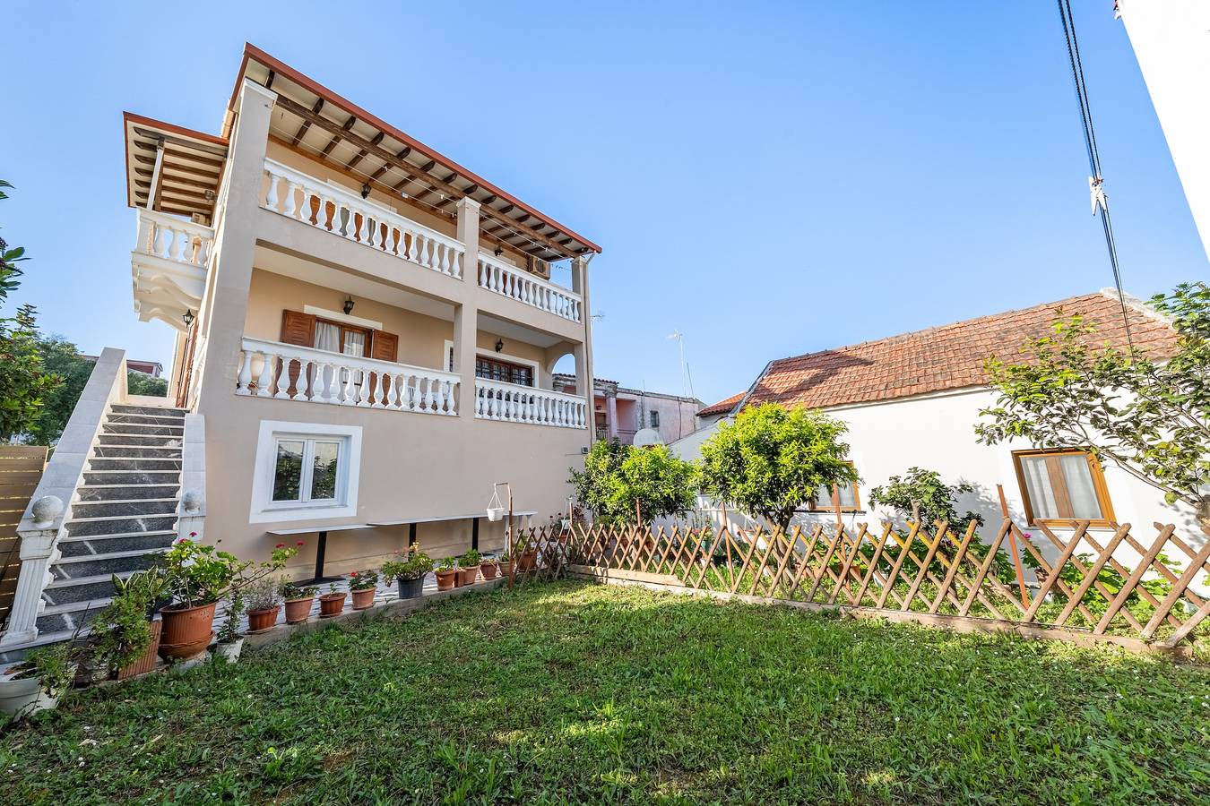 Ganzes Studio, Einzimmerapartment '5 Standard' mit gemeinsamer Terrasse, Wi-Fi und Klimaanlage in Kavos, Korfu