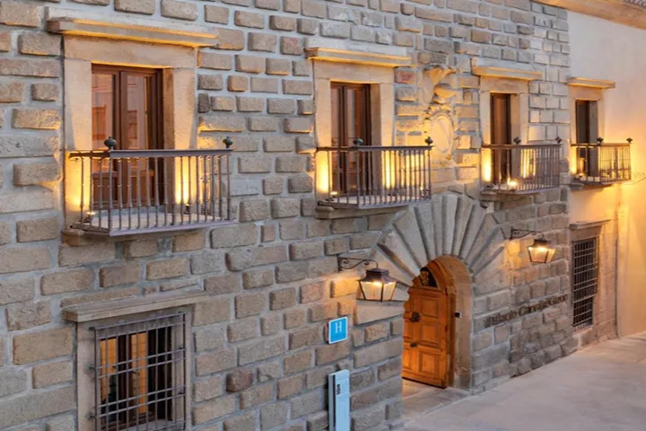 Hotel para 10 personas, con jardín y terraza - 1