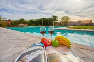 Casa rural para 15 personas, con vistas además de piscina y jardín en Prado del Rey