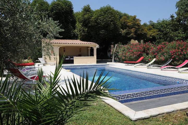 Ferienwohnung für 5 Personen, mit Whirlpool und Terrasse sowie Garten und Pool