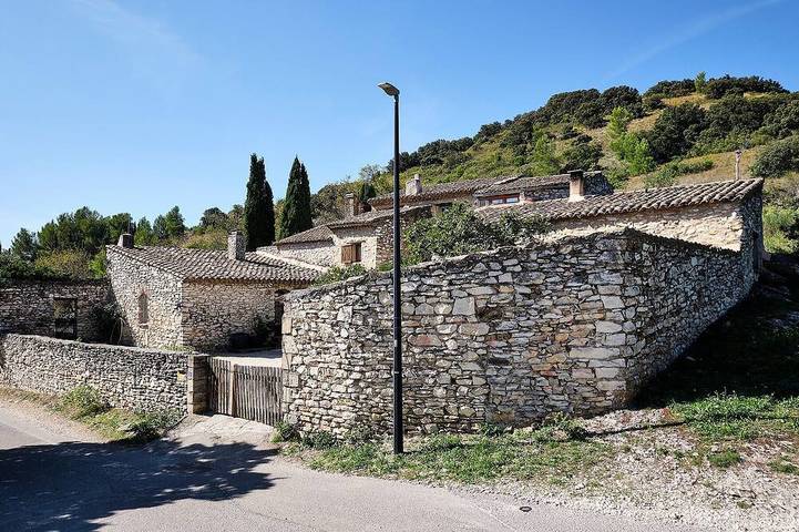 Maison de vacances pour 10 personnes, avec Jacuzzi ainsi que Terrasse et Jardin à Caumont-sur-Durance