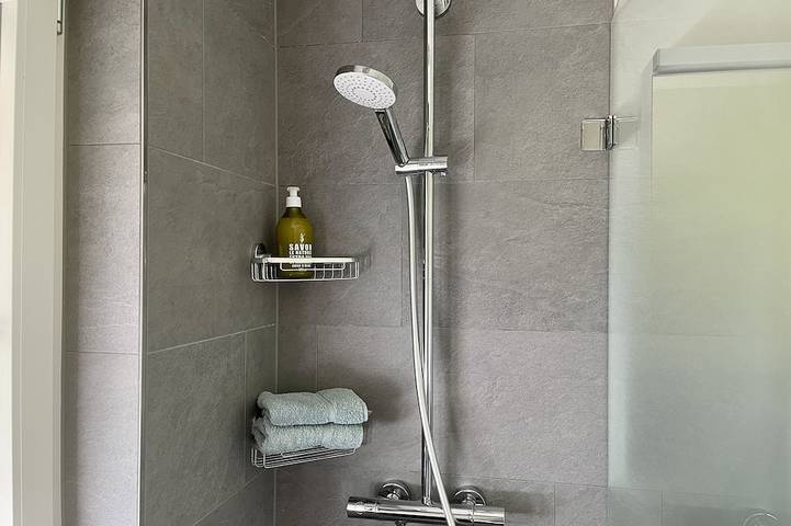 Chalet für 10 Personen, mit Balkon in der Schweiz - 3