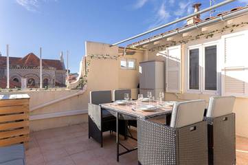 Gîte pour 2 personnes, avec terrasse dans Palais Des Festivals Et Des Congres