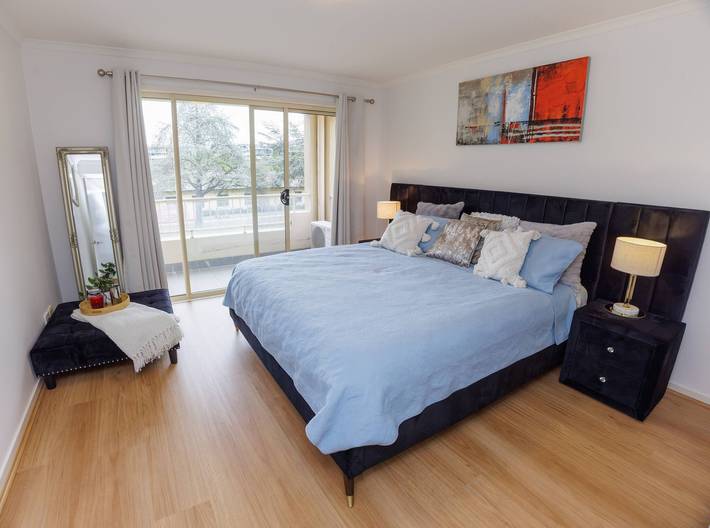 Holiday apartment for 2 people, with garden in Canberra