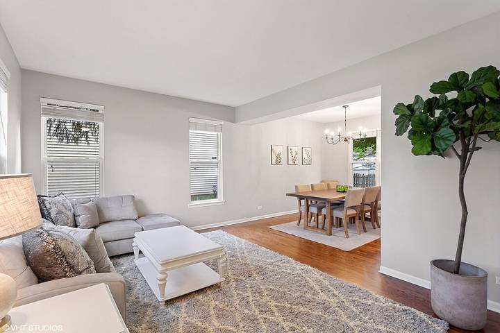 Vacation rental for 8 people, with terrace and yard in DuPage County