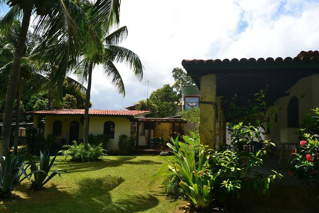 Sítio de 2000m2 com Campo de Futebol, Plantas Frutíferas e a 300m do Rio Jacuípe in Camaçari, Linha Verde