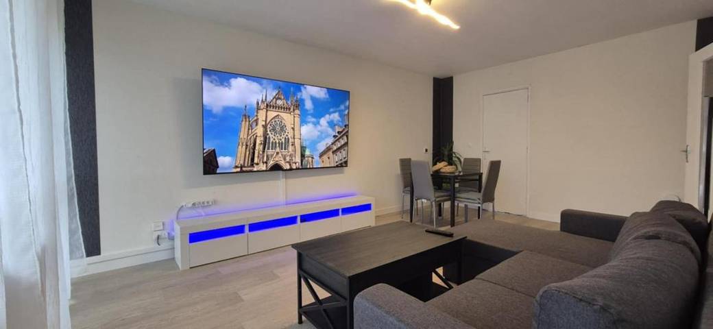 Location de vacances pour 4 personnes, avec Balcon ainsi que Terrasse et Vue à Woippy
