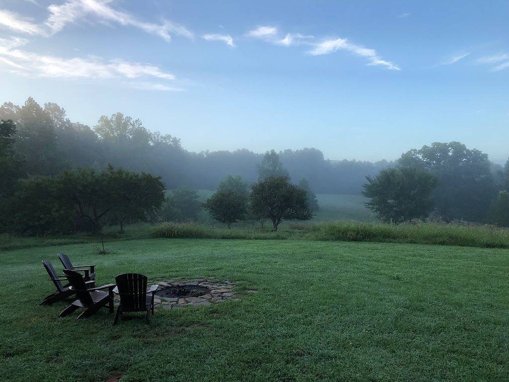 H'Owl auf der Mondfarm in Albemarle County