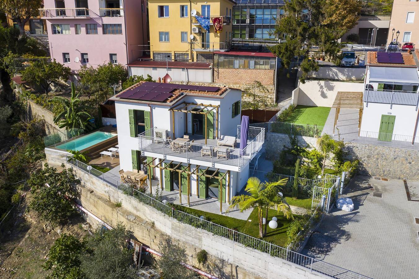Ganze Ferienwohnung, Villa Cecilia Sunset - Appartamento in villa vista mare con piscina privata e aria condizionata in Cipressa, Riviera di Ponente