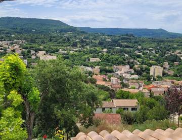 Maison d’hôte pour 2 personnes, avec jardin ainsi que vue et terrasse à Apt