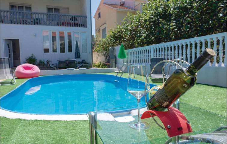 Gîte pour 5 personnes, avec piscine et terrasse à Ville de Zadar - 4