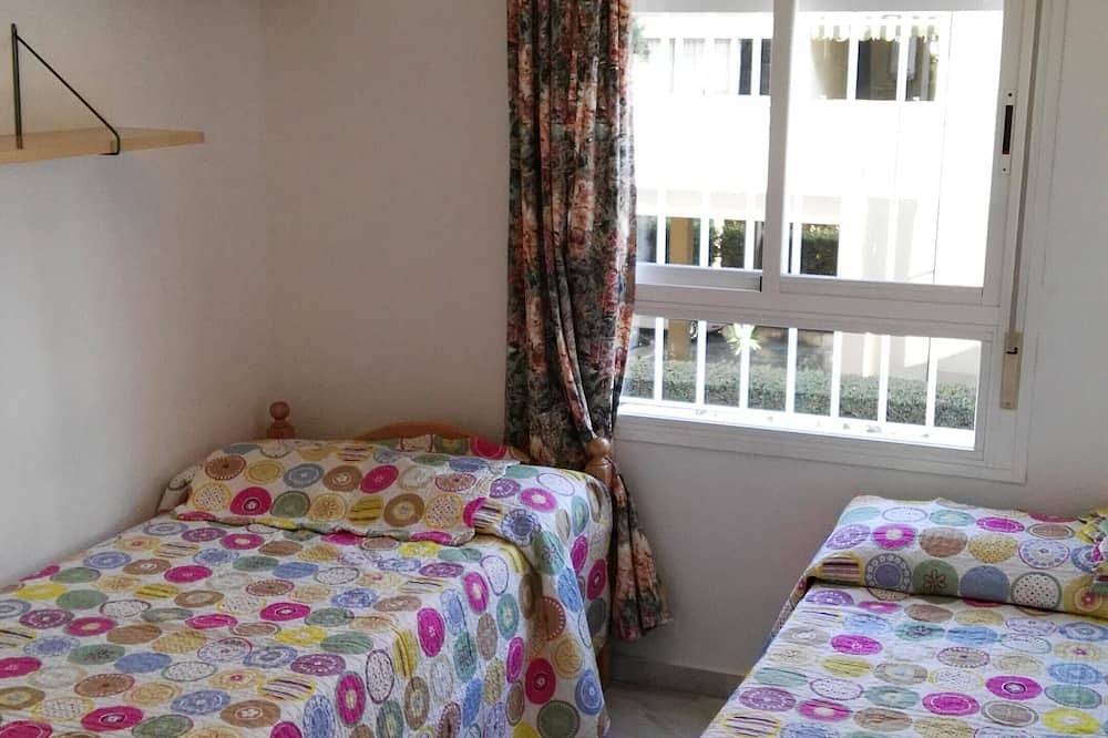 Entire apartment, Carihuela Playa Los Nidos 1 in Playa El Bajondillo, Torremolinos