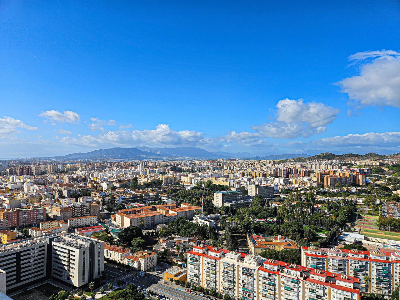 Apartamento entero, Apartamento Urban Sky Torre Norte, centro de Málaga in Palma-Palmilla, Málaga