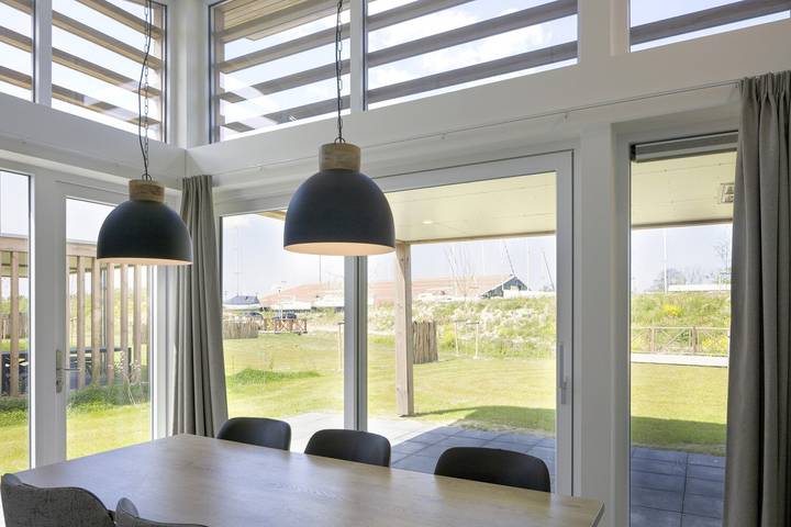 Ferienhaus für 6 Personen, mit Balkon/Terrasse und Terrasse sowie Garten und Sauna in Kamperland - 4