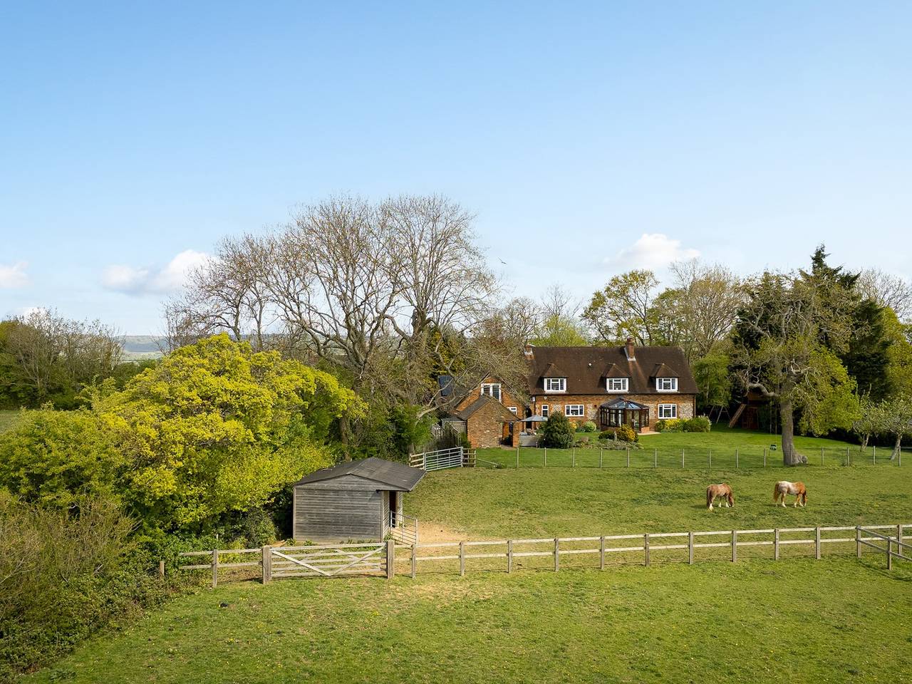 Glamping for 10 People in Bledlow-cum-Saunderton, Buckinghamshire