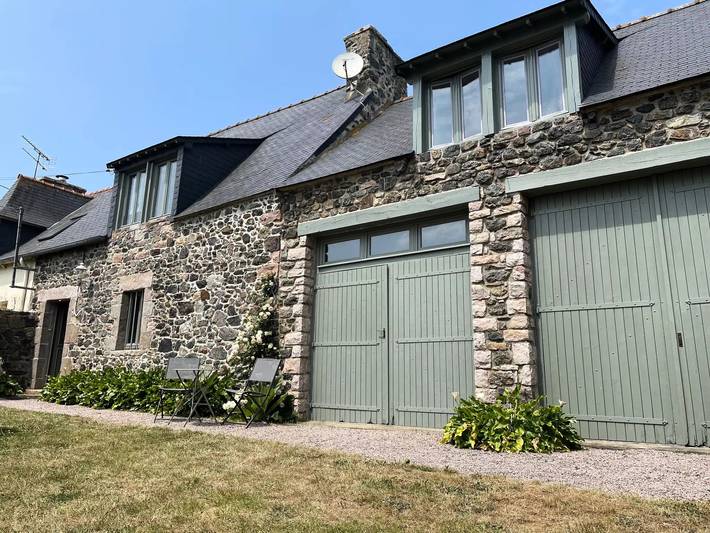 Location de vacances pour 6 personnes, avec jardin à Hénanbihen