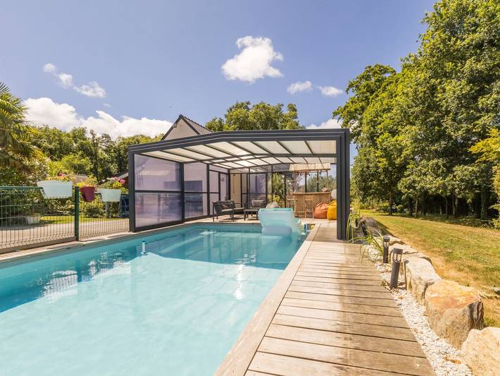 Gîte pour 2 personnes, avec Terrasse ainsi que Jardin et Piscine