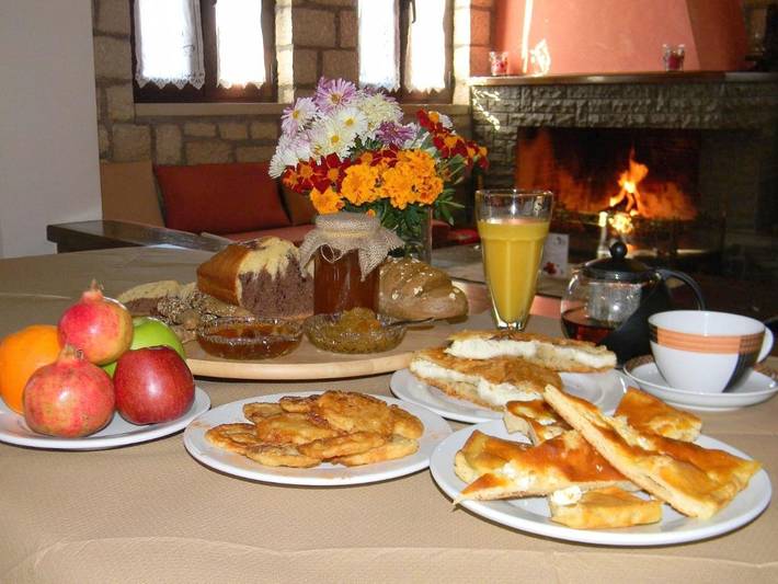 Location de vacances pour 8 personnes, avec jardin et jacuzzi, adapté aux familles dans Liapádes - 4