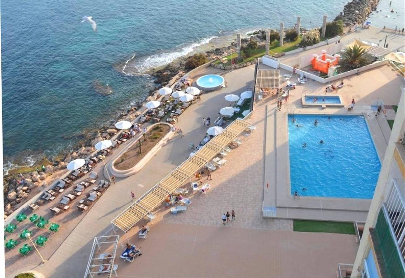 Geheel appartement, Huisdiervriendelijk appartement Rumoholidays met uitzicht op zee en Wi-Fi in Torrevieja Centre, Torrevieja