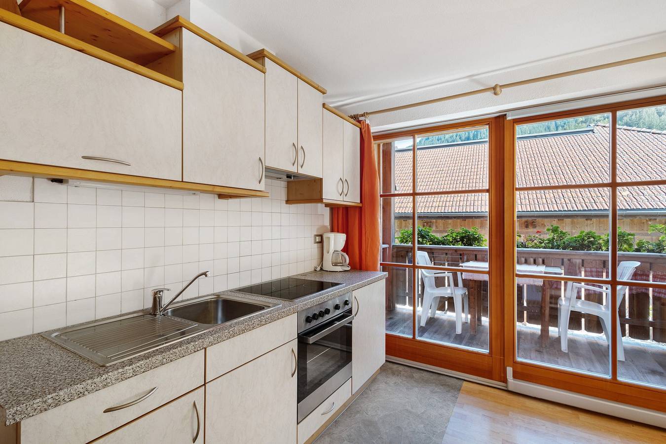 Bauernhof 'Inneroswalderhof Ferienwohnung 1' mit Bergblick, Gemeinschaftsgarten und Wi-Fi in Antholz, Rasen-Antholz