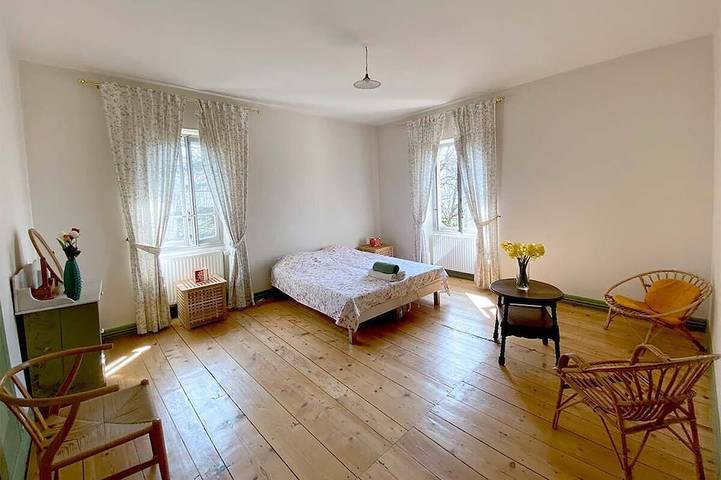 Location de vacances pour 13 personnes, avec terrasse ainsi que jacuzzi et jardin à Chambéry - 4