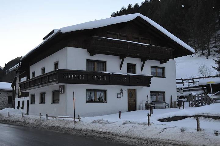 Ferienhaus für 12 Personen, mit Balkon und Garten