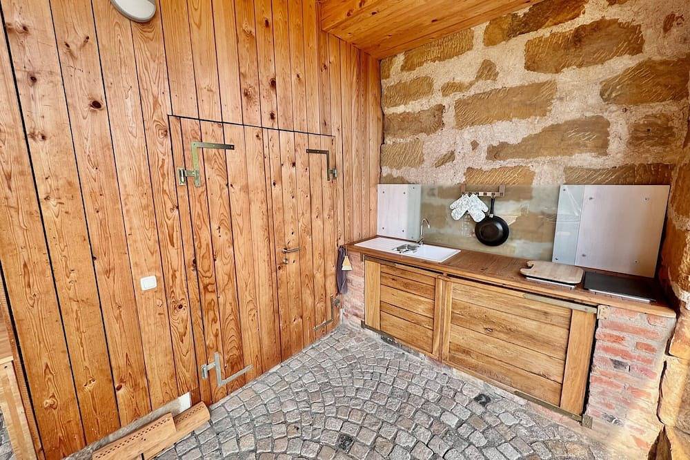 Ganze Wohnung, Luxuriöise Ferienwohnung (43qm) mit alten Sandsteinwänden in Zapfendorf, Landkreis Bamberg