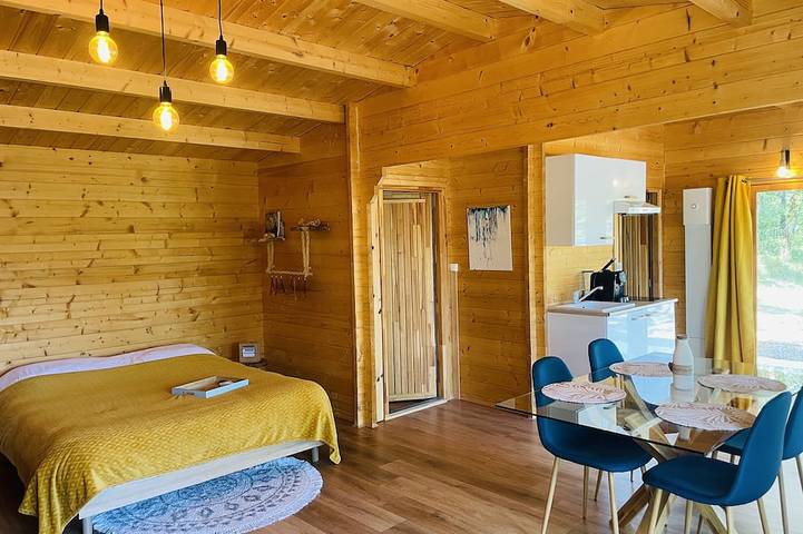 Chalet pour 4 personnes, avec jacuzzi ainsi que terrasse et jardin dans le Tarn - 2
