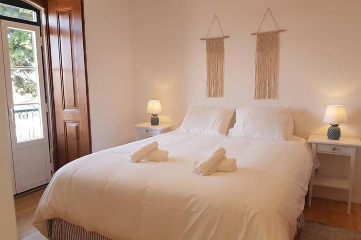 Ganze Wohnung, Zentrale und nette Wohnung im traditionellen Chalet in Sintra, Naturpark Sintra-Cascais