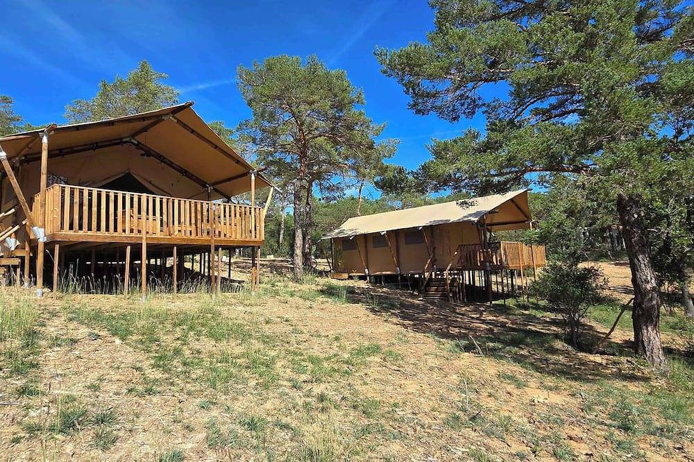 Eco Camping | Tente Lodge tout confort | Piscine in Saint-Laurent-du-Verdon, Verdon Regional Natural Park