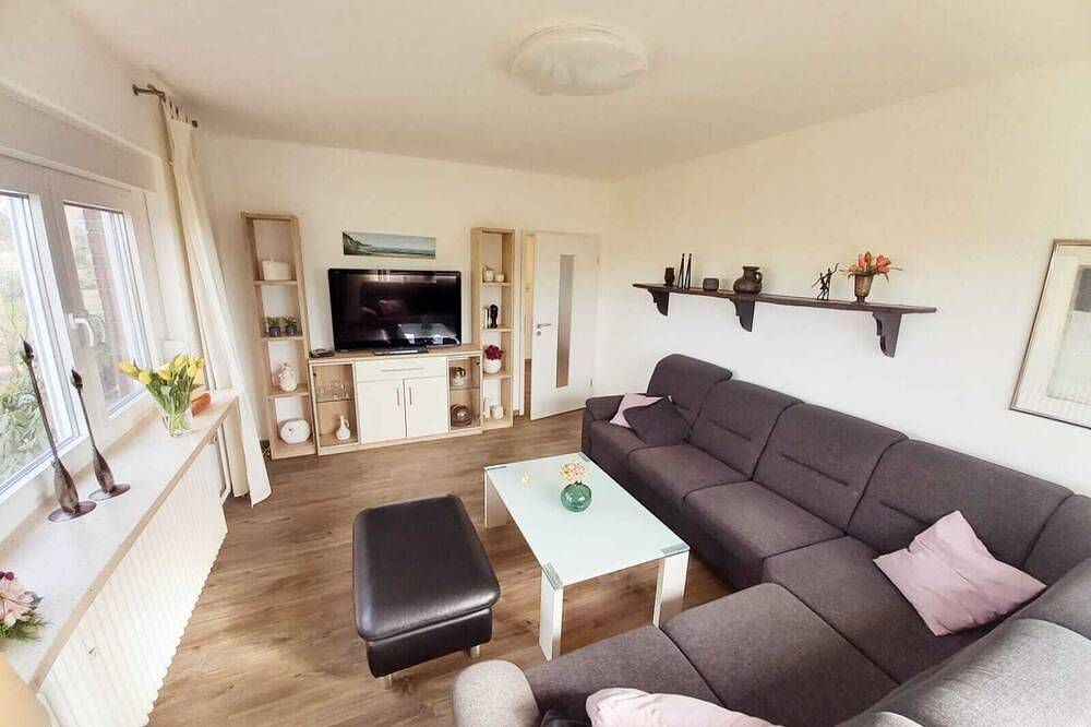 Großzügiges, gemütliches und barrierefreies Ferienhaus mit Hund in Alleinlage in Westerholt, Landkreis Wittmund