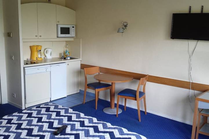 Gîte pour 2 personnes, avec balcon à Courbevoie - 3