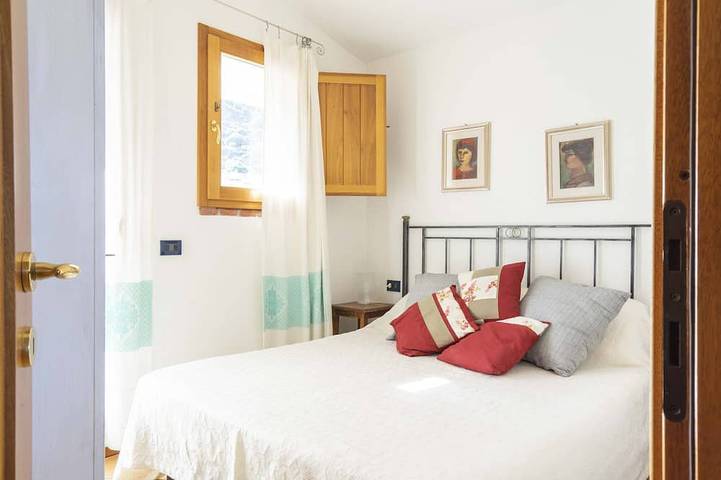 Ferienwohnung für 4 Personen, mit Whirlpool und Garten sowie Balkon in Lu Fraili di Sopra - 2