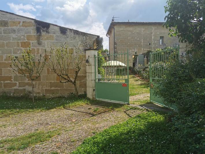 Location de vacances pour 2 personnes, avec vue et jardin à Sainte-Terre - 3