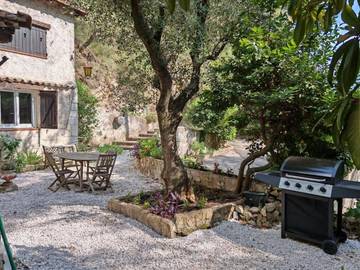 Gîte pour 5 personnes, avec jardin et vue à Tourrette-Levens