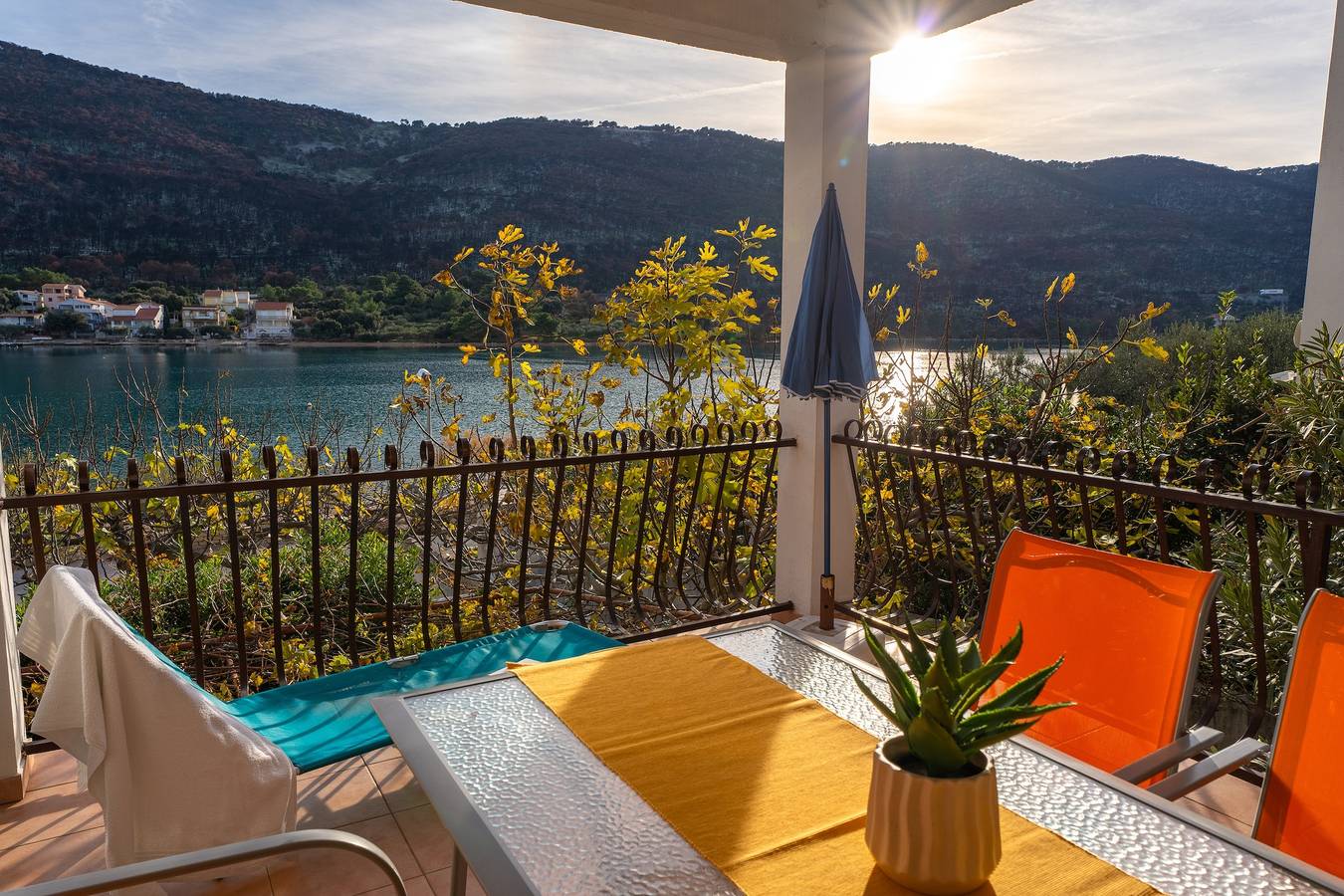 Ganze Wohnung, 1-Zimmer-Ferienwohnung am Strand Grebastica, Sibenik A-13942-b in Grebastica, Šibenik-Knin