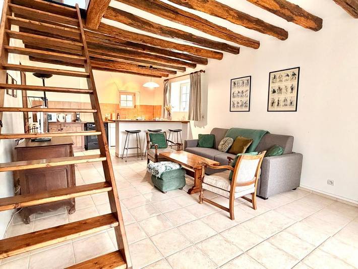 Location de vacances pour 4 personnes, avec Terrasse ainsi que Jardin et Vue à Gastins - 2