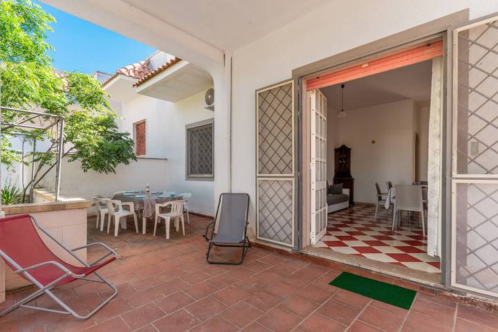 Villa 'Cinzia' con terrazza privata e aria condizionata in Porto Cesareo, Golfo di Taranto