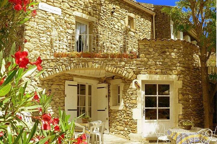 Gîte pour 2 personnes, avec terrasse et jardin à Saint-André-de-Roquepertuis