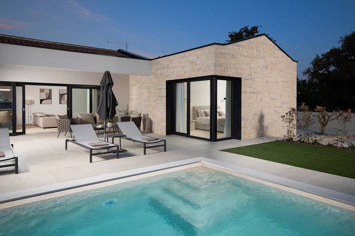 Villa pour 4 personnes, avec terrasse ainsi que jardin et piscine à Loborika - 3