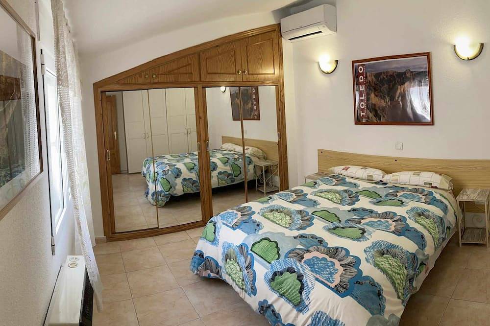 Apartamento entero, Ático Mirador del Piélago (2 habitaciones) in El Real de San Vicente, Provincia de Toledo