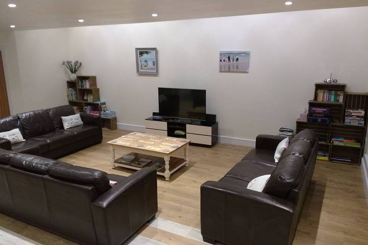 Cottage for 11 people, with terrace in Mudeford