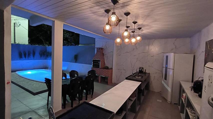 Casas e apartamentos de temporada para 2 pessoas, com vista e piscina e ainda balcão em Vila Velha