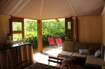 Cabane En Bois pour 5 Personnes dans Saint-Constant-Fournoulès, Région d'Aurillac, Photo 4