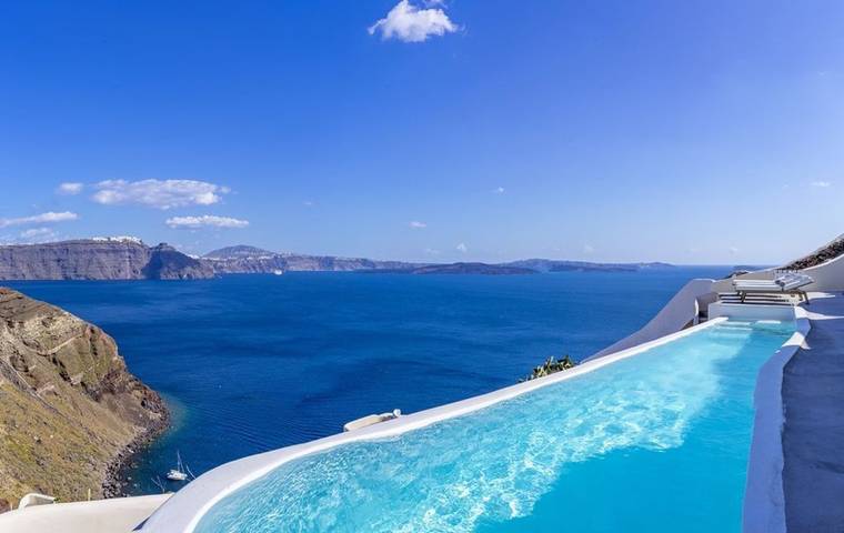 Villa for 6 people, with terrace and pool as well as ocean view in Oia