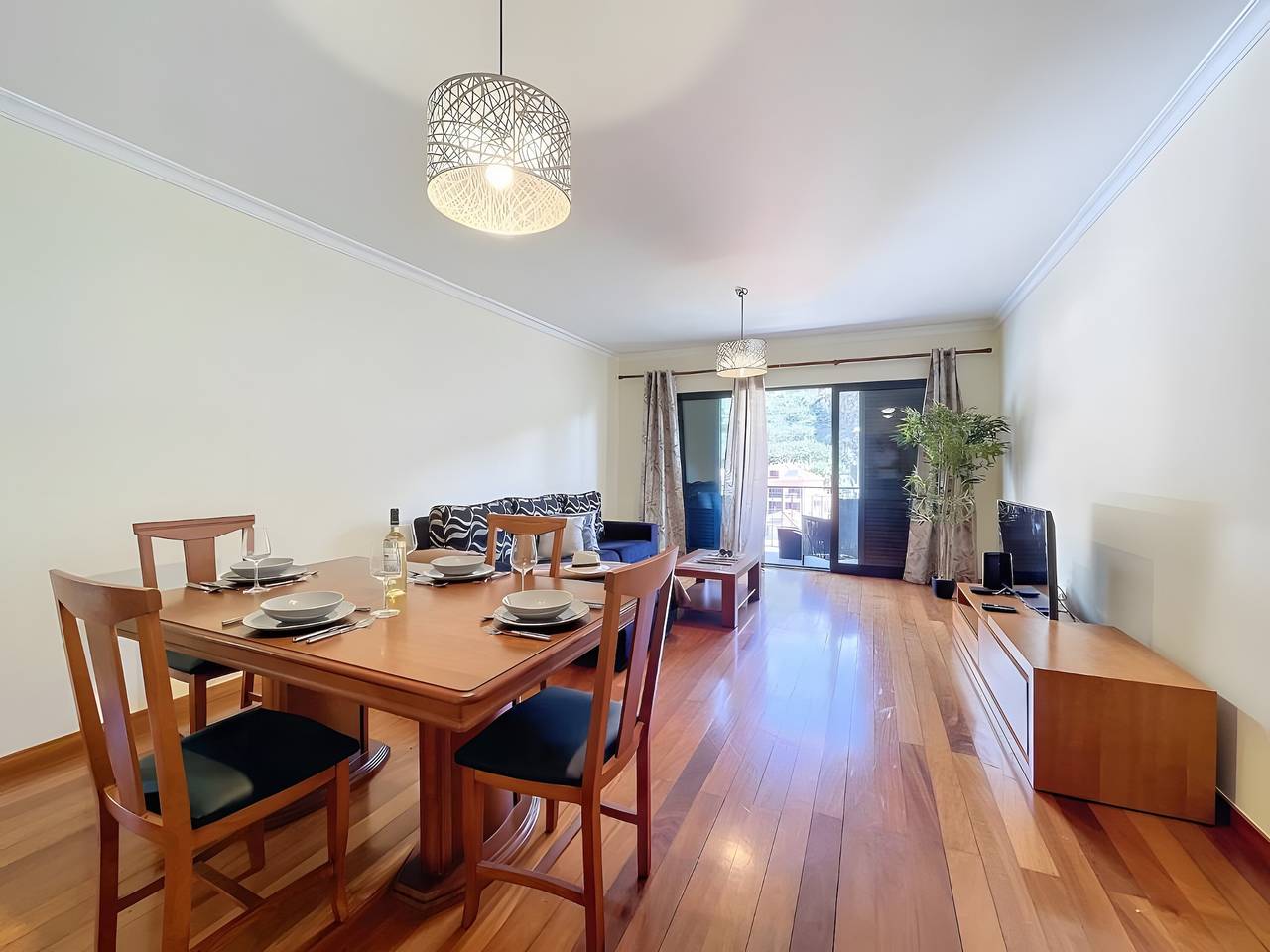 Ganze Wohnung, Apartment „Agostinho Santa Cruz“ mit Meerblick, Balkon und Wlan in Santa Cruz (Madeira), Madeira