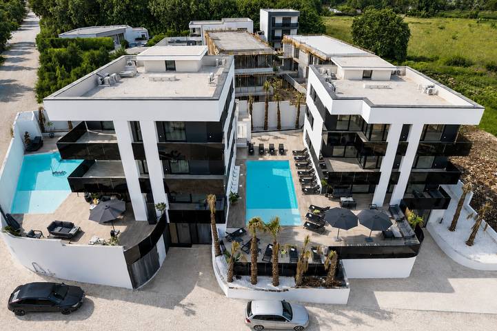 Dom wakacyjny dla 45 osób, z basen i ogród oraz balkon w Medulin