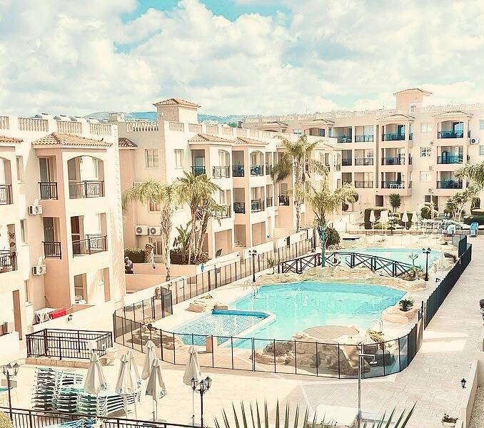 Ferienwohnung für 4 Personen, mit Pool und Garten sowie Terrasse und Meerblick in Paphos